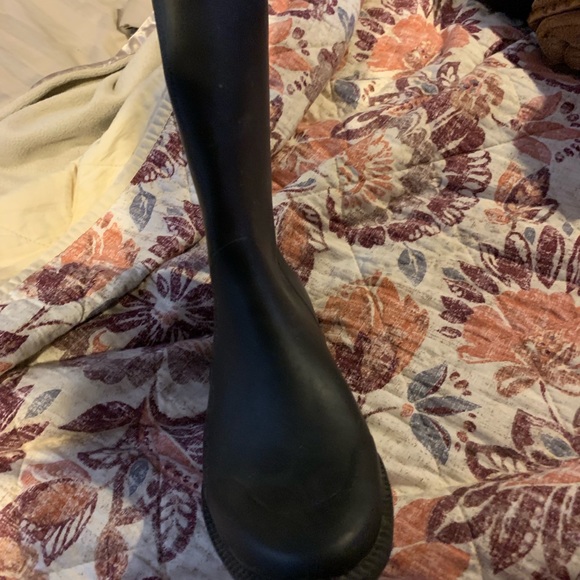 Rachel Roy rain boots - Picture 3 of 4